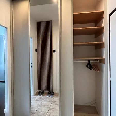 New Cozy Studio, Ac & Balcony Apartament