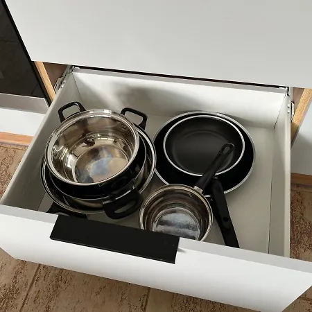 New Cozy Studio, Ac & Balcony Apartament