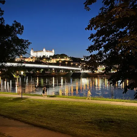 Apartament New Cozy Studio, Ac & Balcony