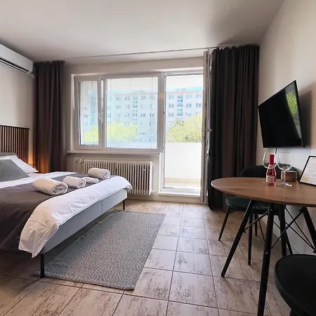 New Cozy Studio, Ac & Balcony Bratislava