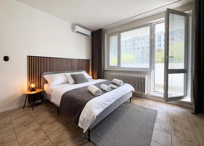 Appartement New Cozy Studio, Ac & Balcony *