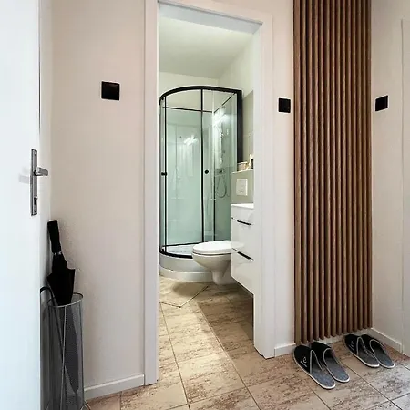 New Cozy Studio, Ac & Balcony