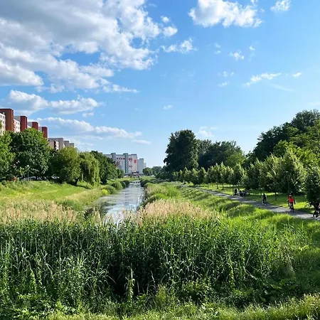 New Cozy Studio, Ac & Balcony