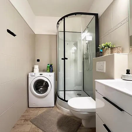 New Cozy Studio, Ac & Balcony Apartamento *